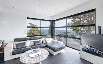 Property slide 10