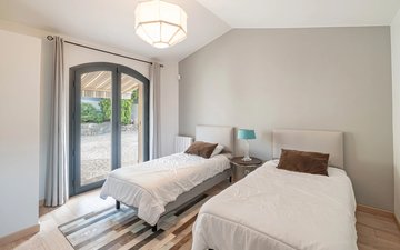 Property slide 16