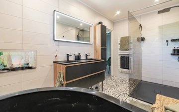 Property slide 16
