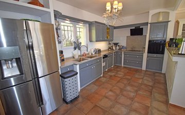 Property slide 10