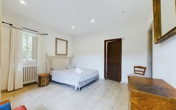 Property slide 18