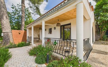 Property slide 19
