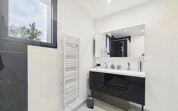 Property slide 20