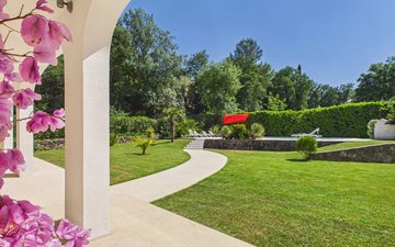 Property slide 16