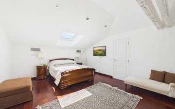 Property slide 10