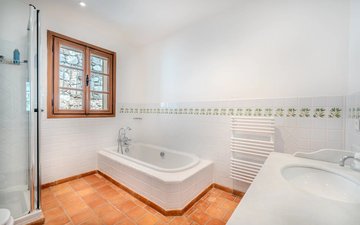 Property slide 16
