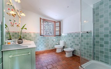 Property slide 18