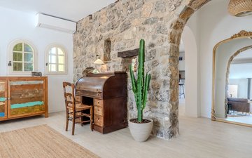 Property slide 16