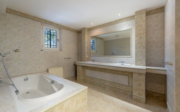 Property slide 17