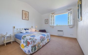 Property slide 16
