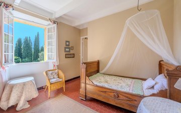 Property slide 18