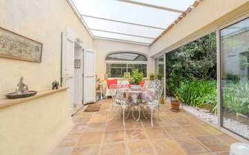 Property slide 10