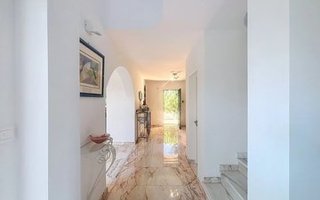 Property slide 10
