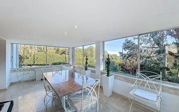 Property slide 16
