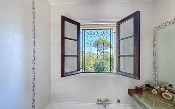 Property slide 17