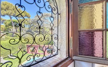 Property slide 19