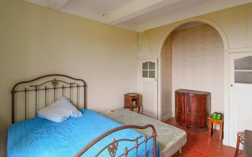 Property slide 16