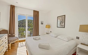 Property slide 18