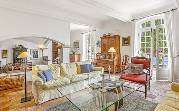 Property slide 10