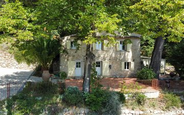 Property slide 16