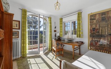 Property slide 17