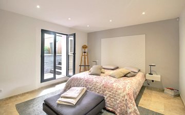 Property slide 10