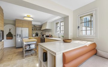Property slide 10