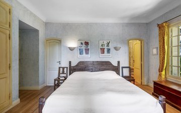 Property slide 17