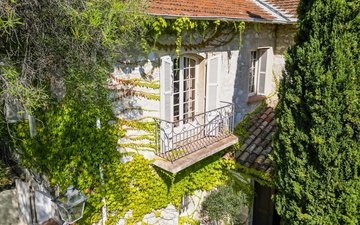 Property slide 10