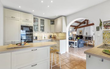 Property slide 10