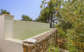 Property slide 20