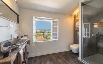 Property slide 10