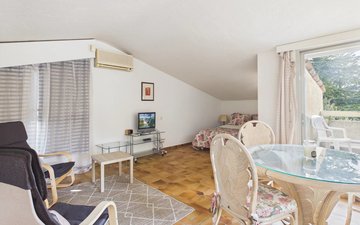 Property slide 18