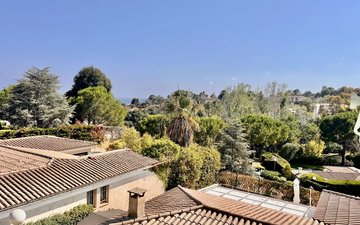 Property slide 14