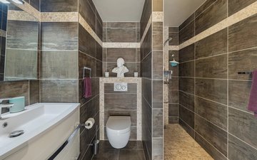 Property slide 16