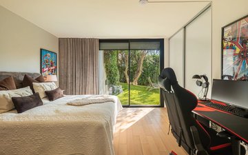 Property slide 17