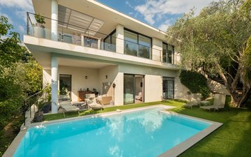 Property slide 19