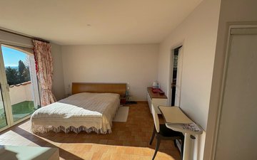 Property slide 18