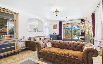 Property slide 10