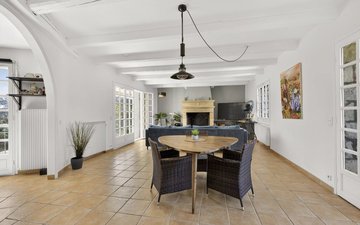 Property slide 10