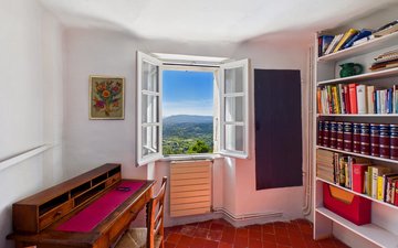 Property slide 17
