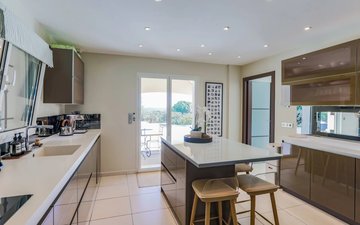 Property slide 10