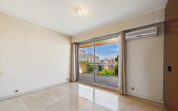 Property slide 19