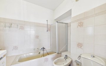 Property slide 20