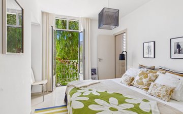 Property slide 10
