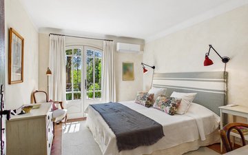 Property slide 17