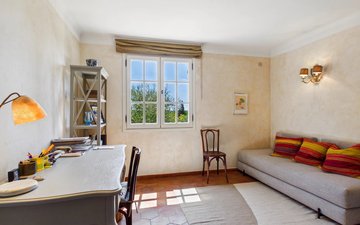 Property slide 19