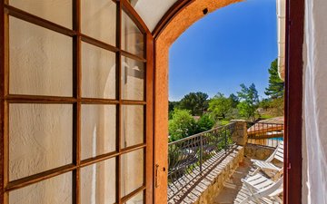 Property slide 17