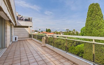 Property slide 19