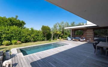 Property slide 16